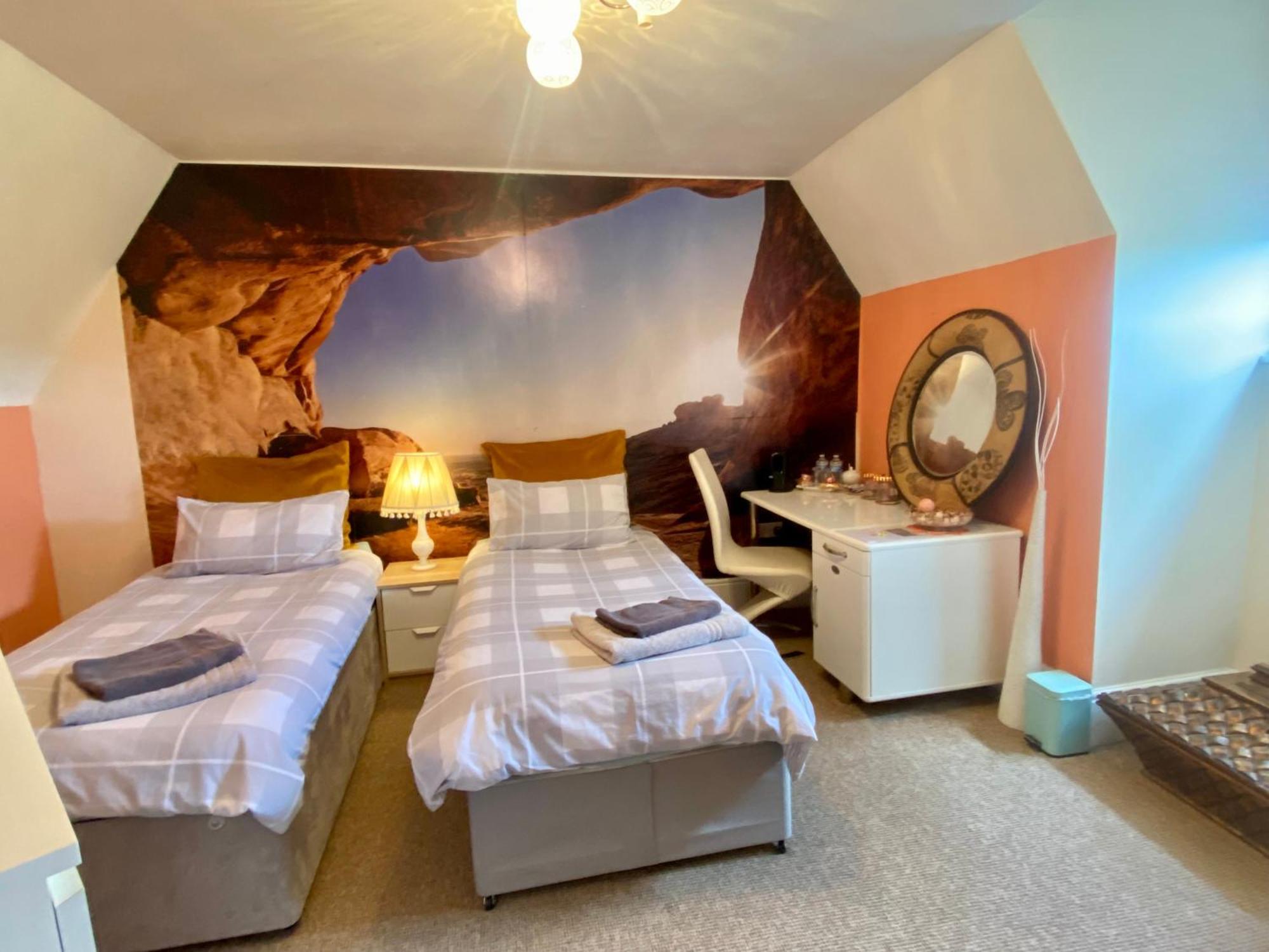 Upton Country Park Guest House Northampton Exterior foto