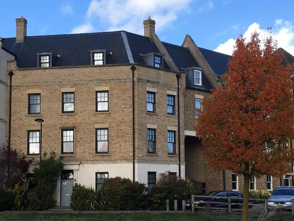 Upton Country Park Guest House Northampton Exterior foto